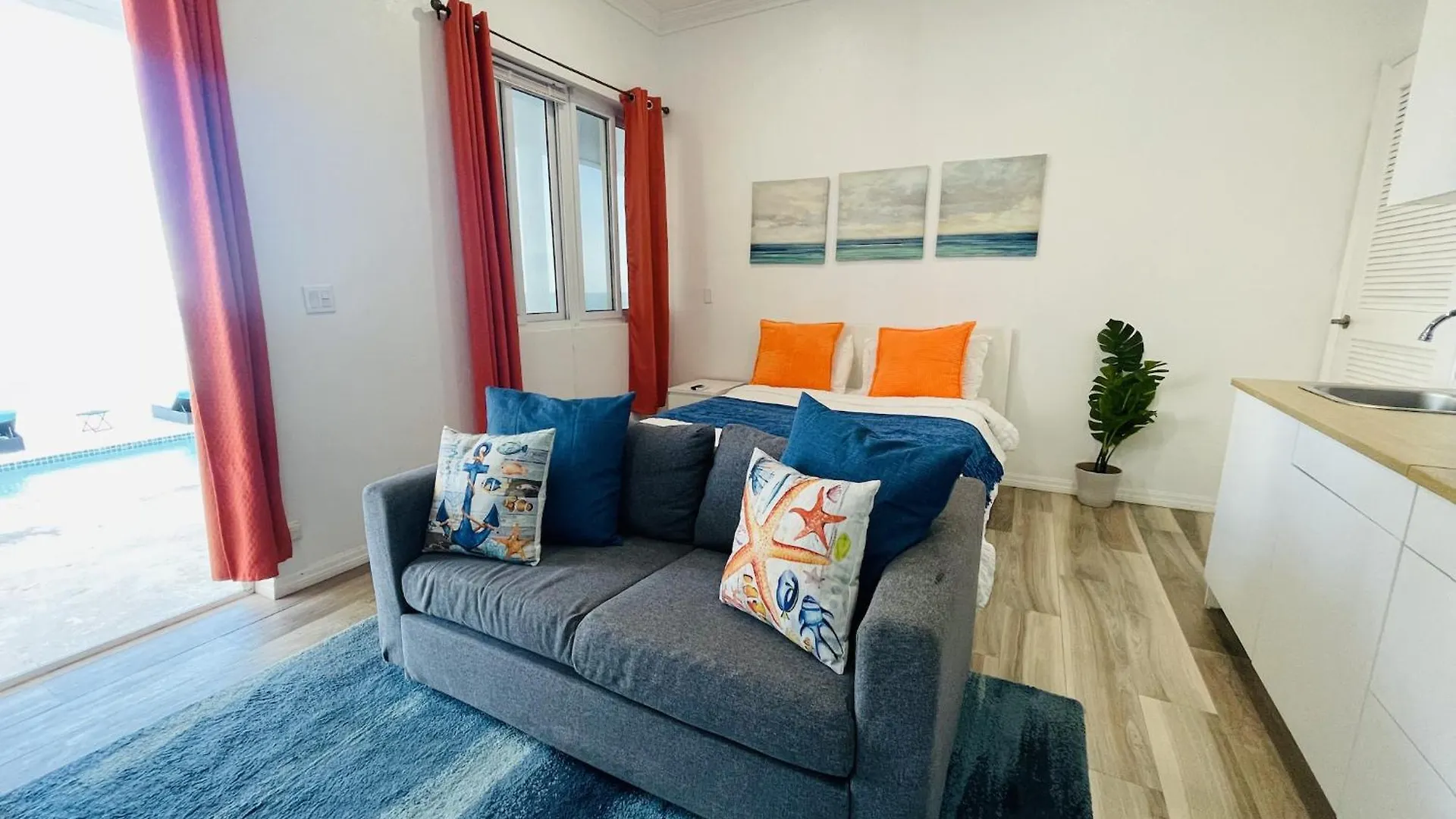 Ocean Breeze Studios Nassau Pansiyon